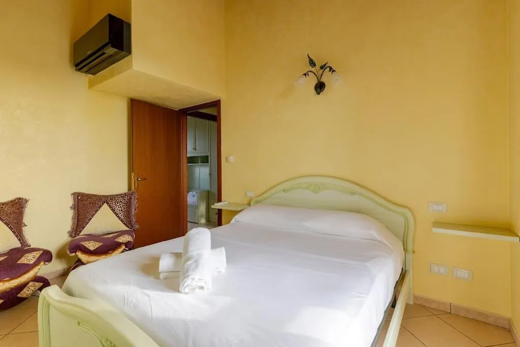 Elegance Apartment Ancient Rovere Sirmione 0*,  Italy